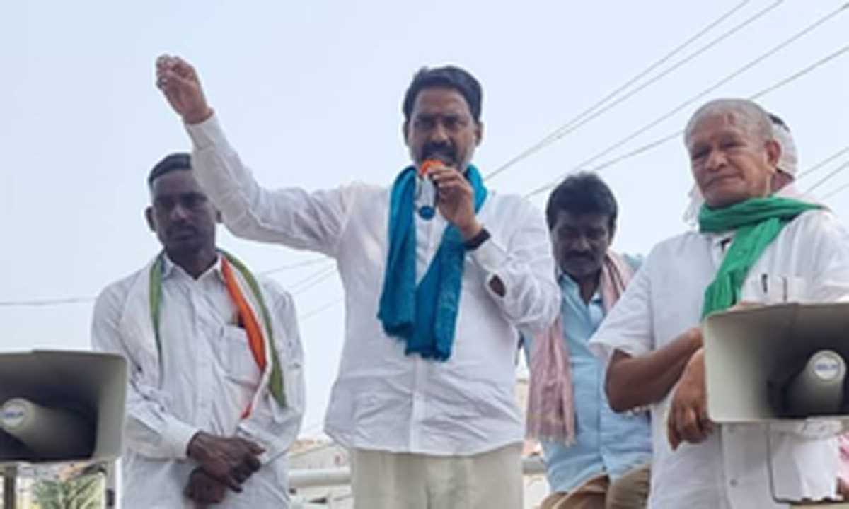 तेलंगाना कांग्रेस ने सूर्यापेट में बागी नेता को पीछे हटने के लिए मनाया